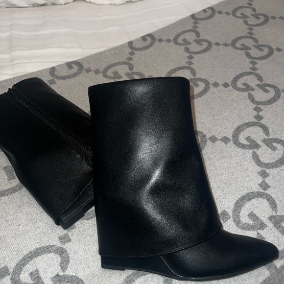 NWOT mid calf trendy black booties, size 6.5 - Picture 5 of 7